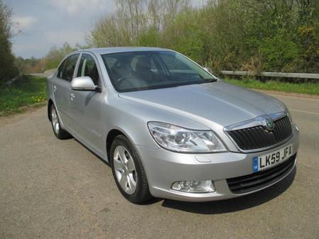 SKODA OCTAVIA 2.0 TDI PD Elegance DSG 5dr