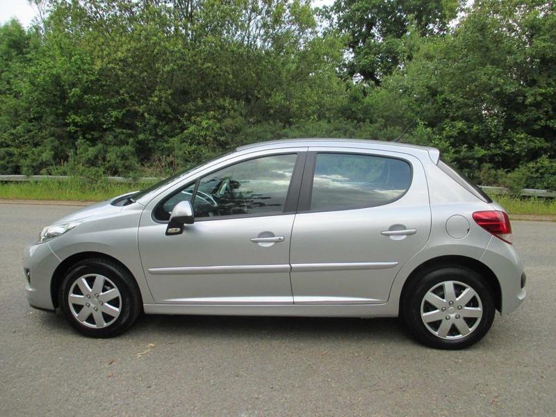 PEUGEOT 207