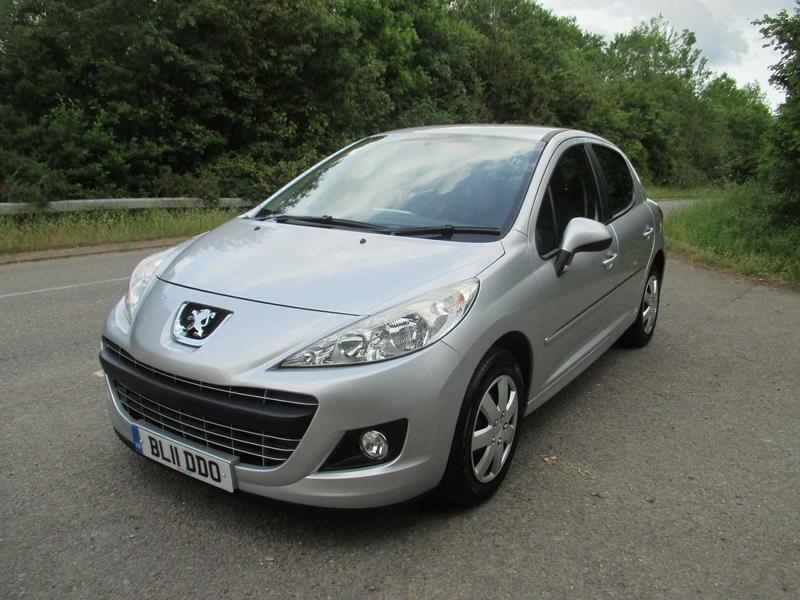 PEUGEOT 207