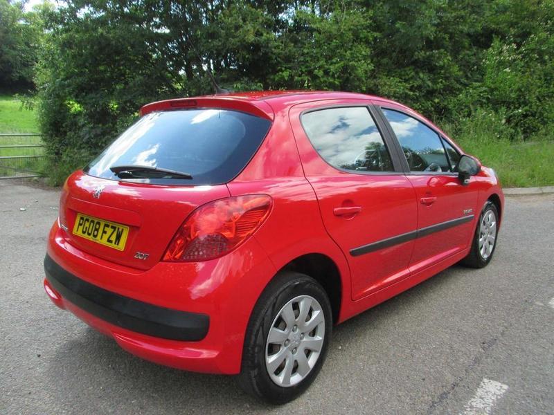 PEUGEOT 207