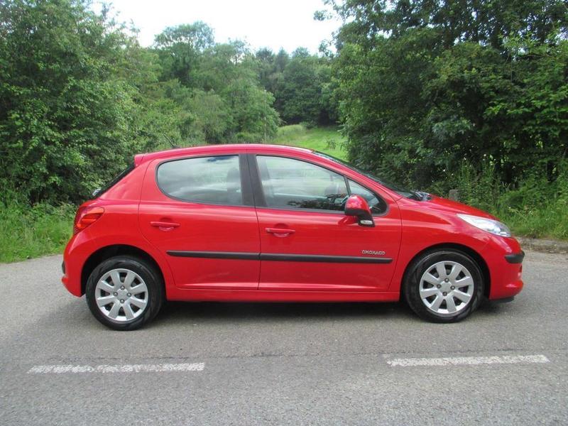 PEUGEOT 207