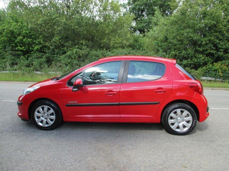 PEUGEOT 207