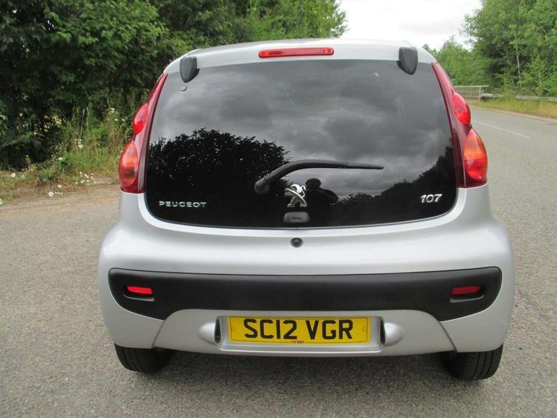 PEUGEOT 107