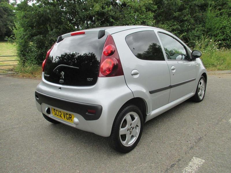 PEUGEOT 107