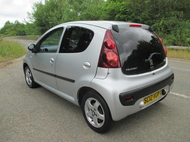 PEUGEOT 107