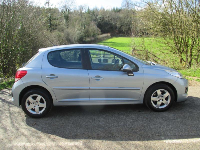 PEUGEOT 207