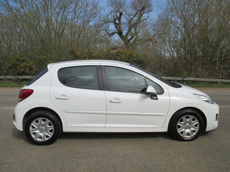 PEUGEOT 207